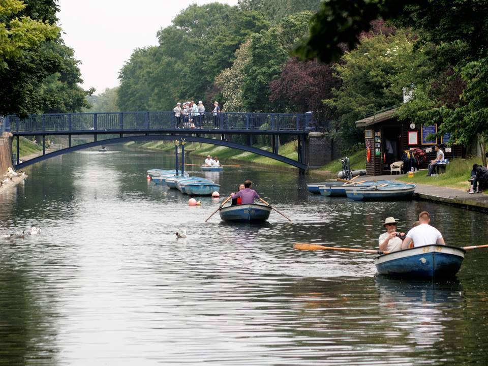 HYTHE CANAL BOATS.jpg